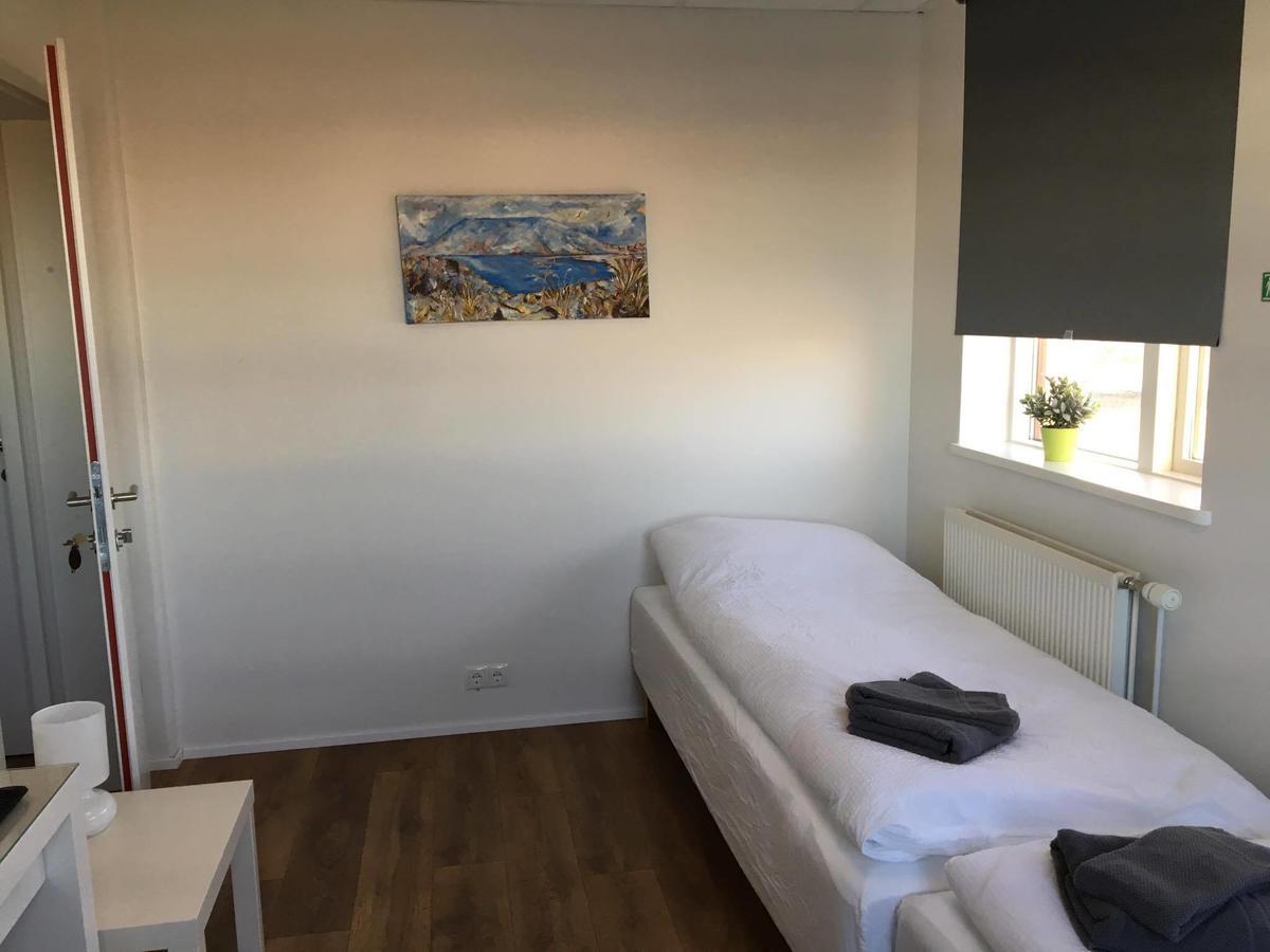 Bank Guesthouse Keflavík Exteriör bild